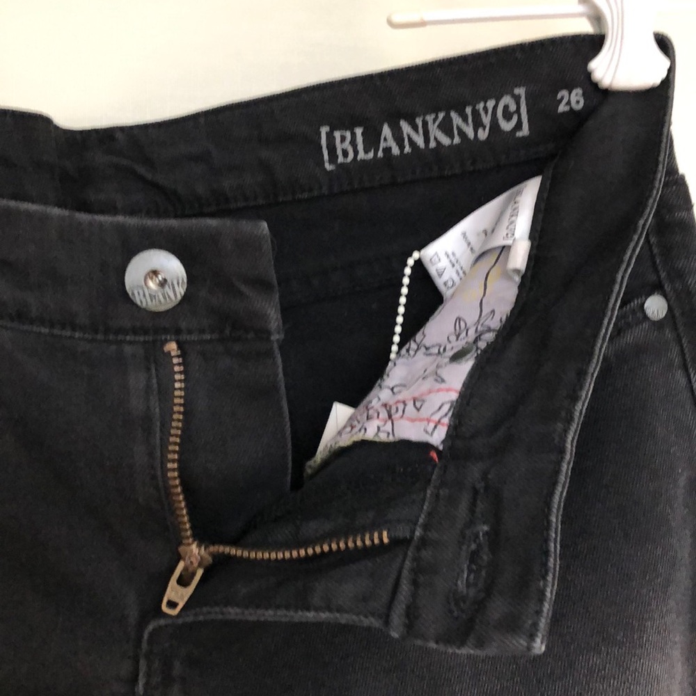 Blank NYC distressed black jeans - Picture 6 of 6